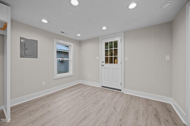 807 N Wilson Avenue, Dunn, NC 28334