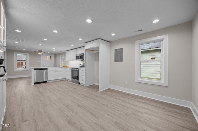 807 N Wilson Avenue, Dunn, NC 28334