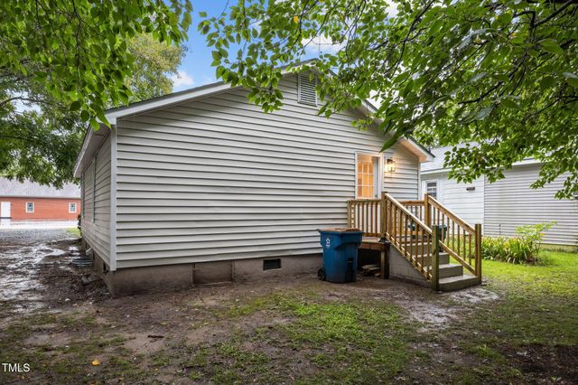 807 N Wilson Avenue, Dunn, NC 28334