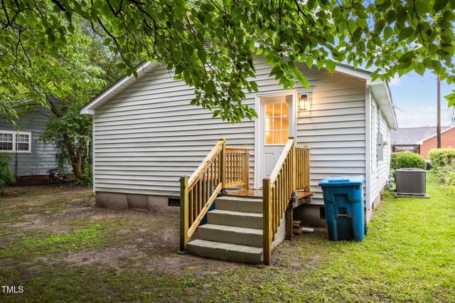 807 N Wilson Avenue, Dunn, NC 28334