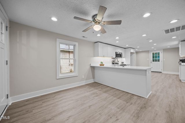 807 N Wilson Avenue, Dunn, NC 28334