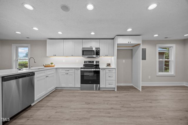 807 N Wilson Avenue, Dunn, NC 28334