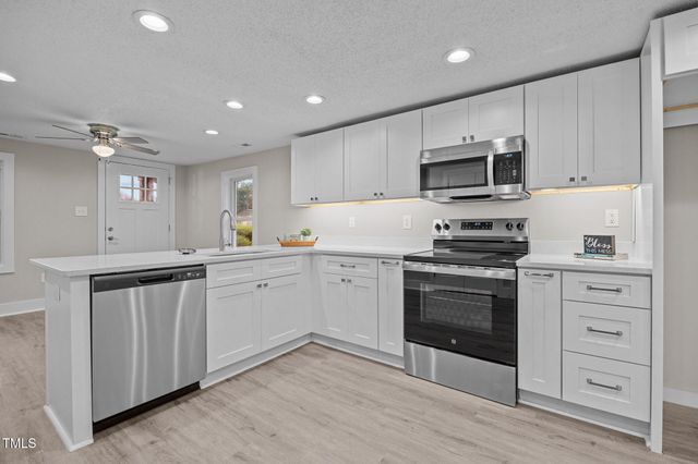 807 N Wilson Avenue, Dunn, NC 28334