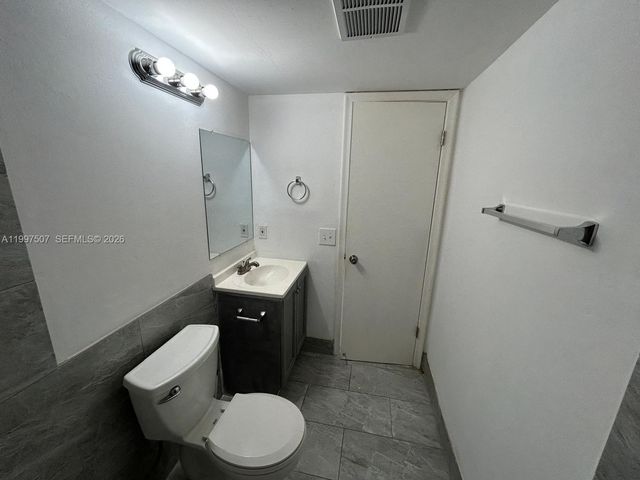 89 Berkshire D 89, West Palm Beach, FL 33417