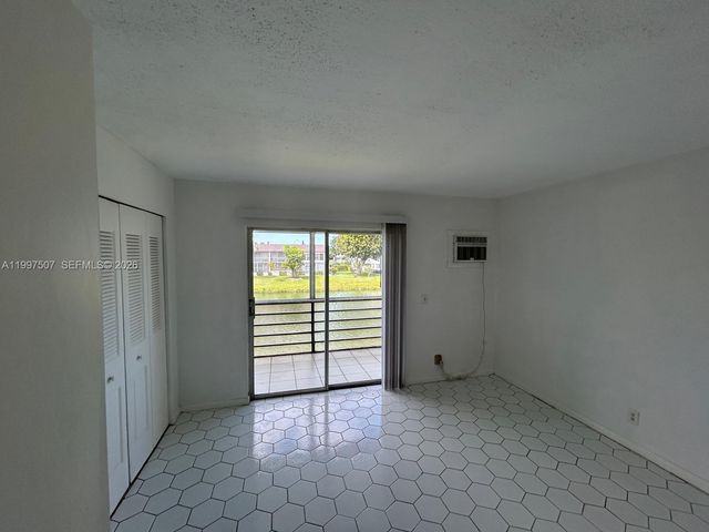 89 Berkshire D 89, West Palm Beach, FL 33417