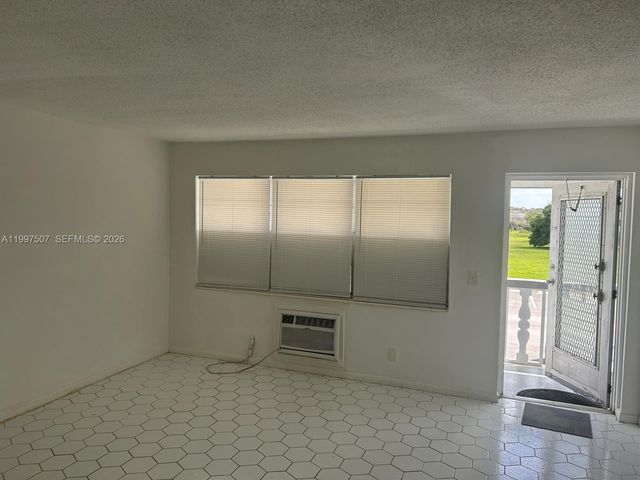 89 Berkshire D 89, West Palm Beach, FL 33417