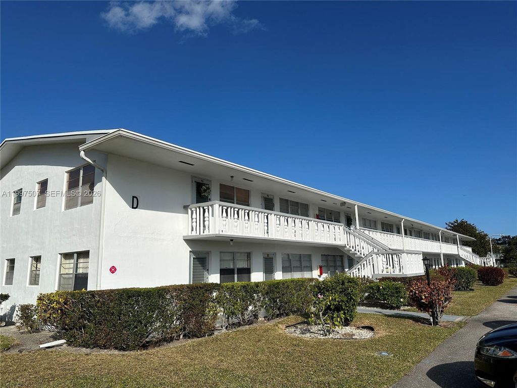 89 Berkshire D 89, West Palm Beach, FL 33417