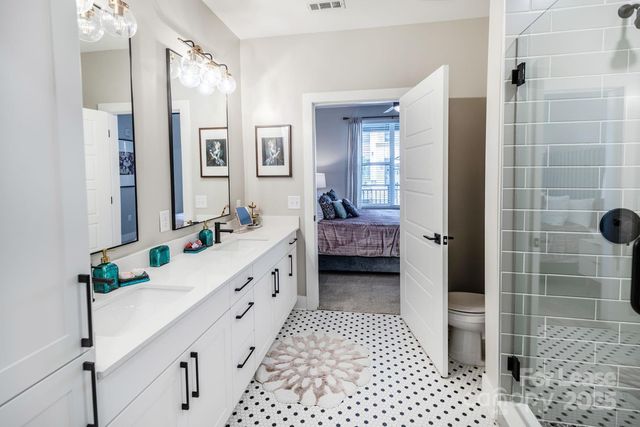 101 W Morehead Street S1B, Charlotte, NC 28202