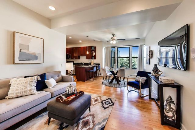 4821 N Kimball Avenue 3, Chicago, IL 60625