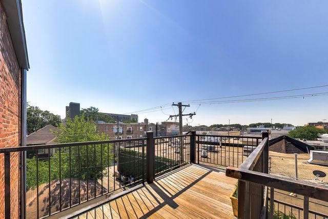4821 N Kimball Avenue 3, Chicago, IL 60625