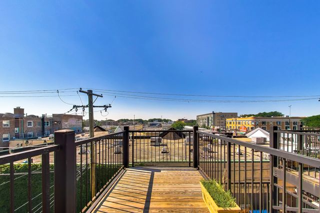 4821 N Kimball Avenue 3, Chicago, IL 60625