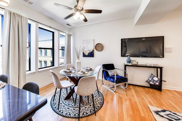 4821 N Kimball Avenue 3, Chicago, IL 60625