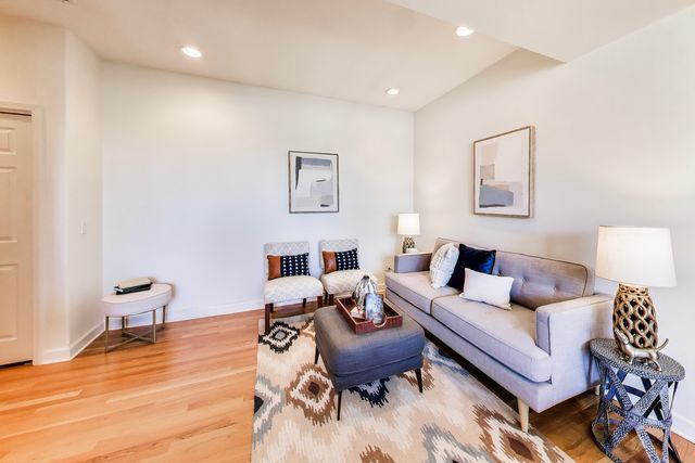 4821 N Kimball Avenue 3, Chicago, IL 60625