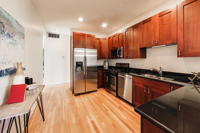 4821 N Kimball Avenue 3, Chicago, IL 60625