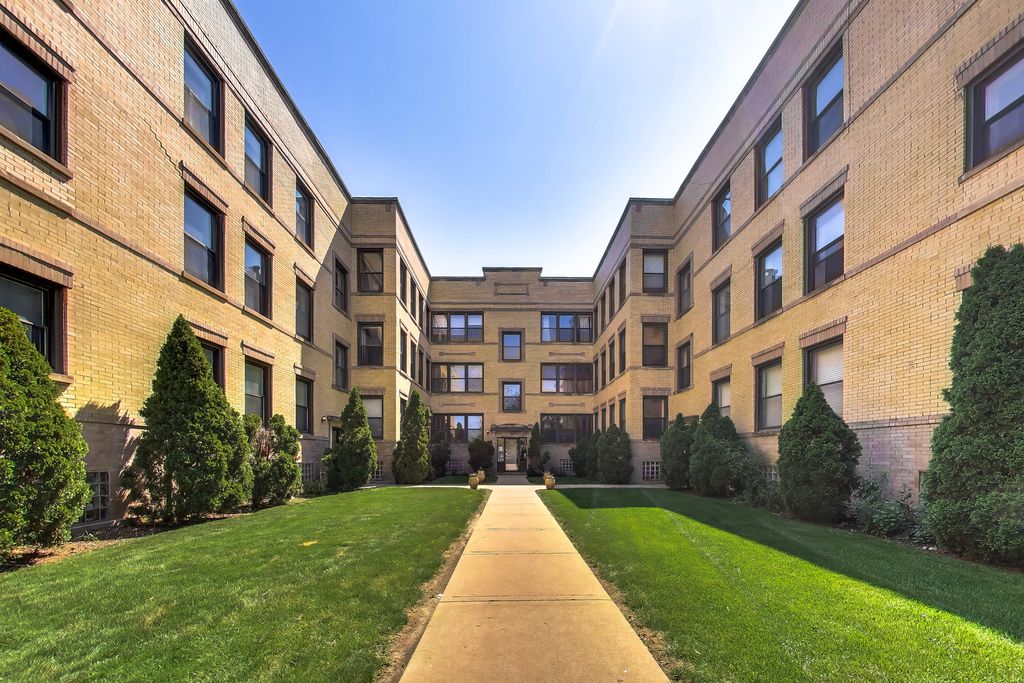 4821 N Kimball Avenue 3, Chicago, IL 60625