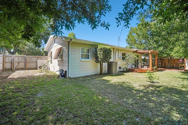 5389 55TH AVENUE N, St Petersburg, FL 33709
