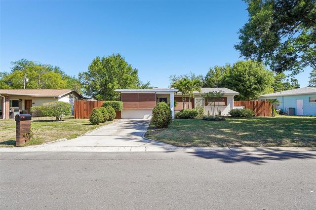 5389 55TH AVENUE N, St Petersburg, FL 33709