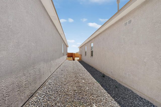 2728 Halfmoon Way SW, Albuquerque, NM 87121