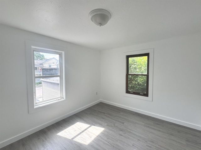 214-216 Pine Street, Burlington, VT 05401