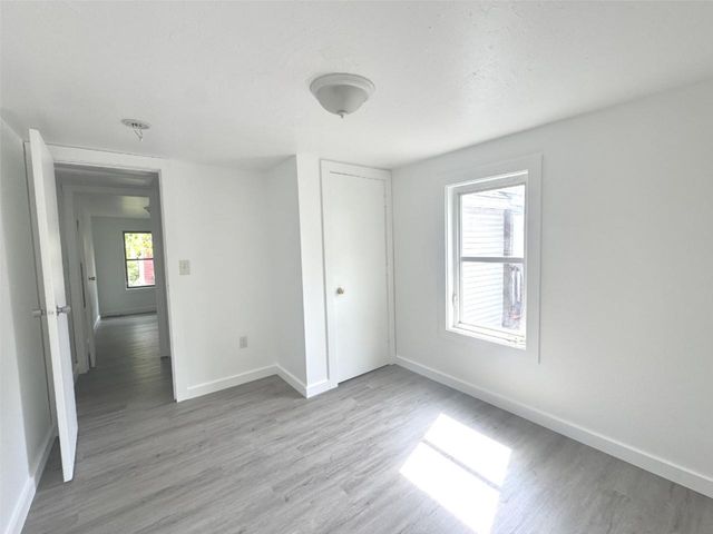 214-216 Pine Street, Burlington, VT 05401