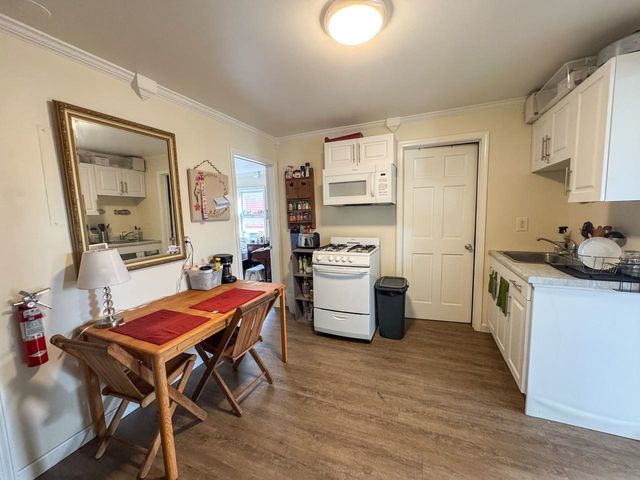 214-216 Pine Street, Burlington, VT 05401