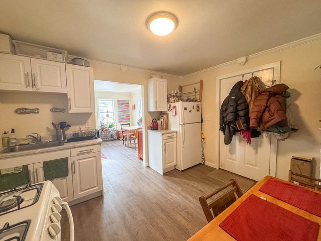 214-216 Pine Street, Burlington, VT 05401