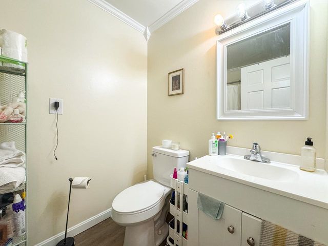 214-216 Pine Street, Burlington, VT 05401