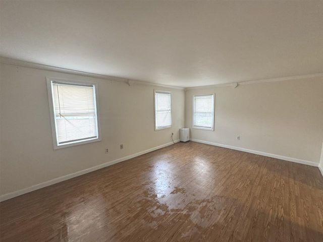 214-216 Pine Street, Burlington, VT 05401