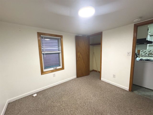 214-216 Pine Street, Burlington, VT 05401