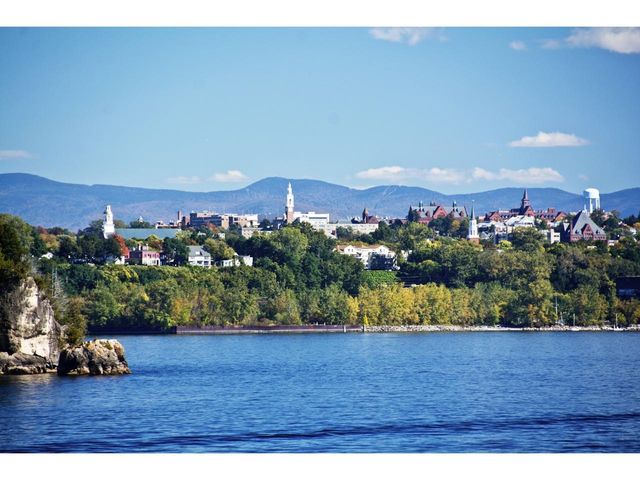 214-216 Pine Street, Burlington, VT 05401