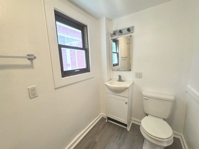 214-216 Pine Street, Burlington, VT 05401