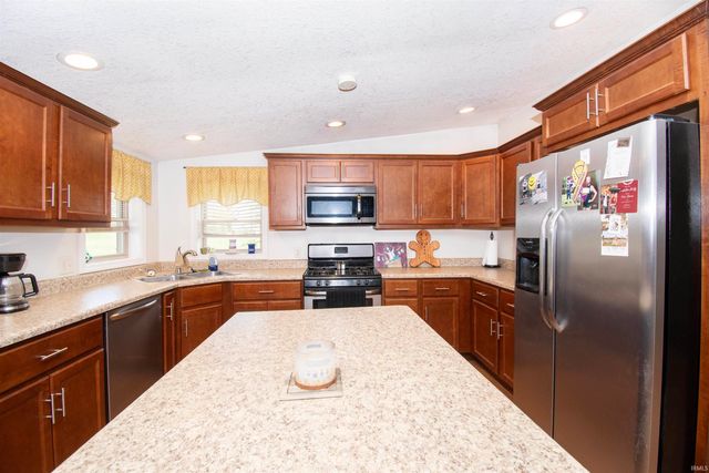 11193 E Baseline Road, Avilla, IN 46710