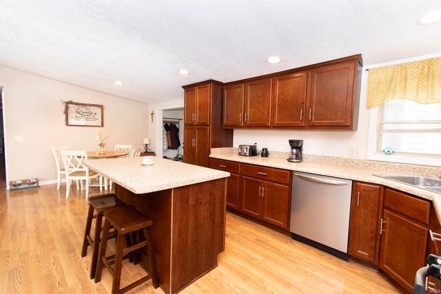 11193 E Baseline Road, Avilla, IN 46710
