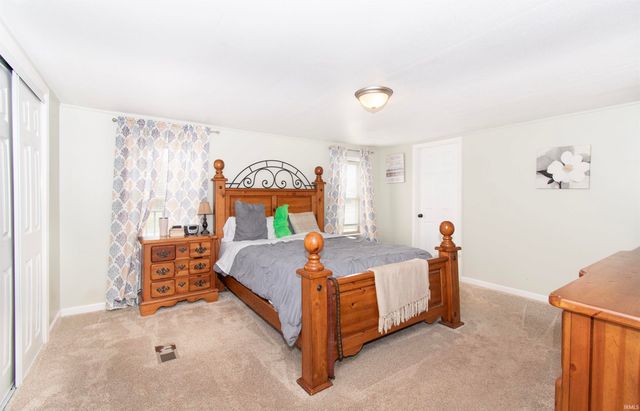 11193 E Baseline Road, Avilla, IN 46710