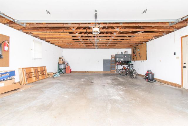 11193 E Baseline Road, Avilla, IN 46710