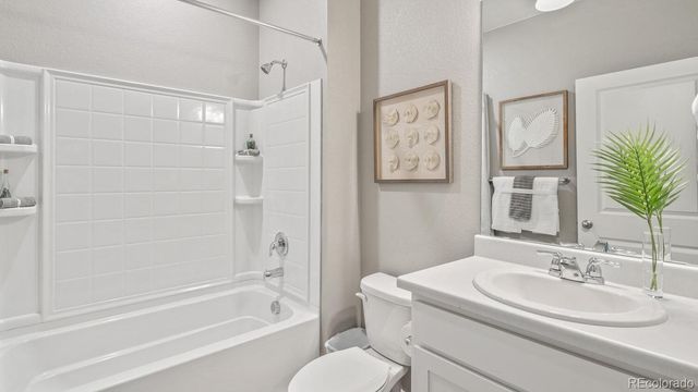 5600 Gelbray Place, Windsor, CO 80528