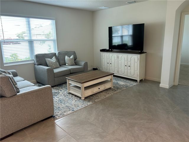 810 Jamaica Avenue, Sebastian, FL 32958