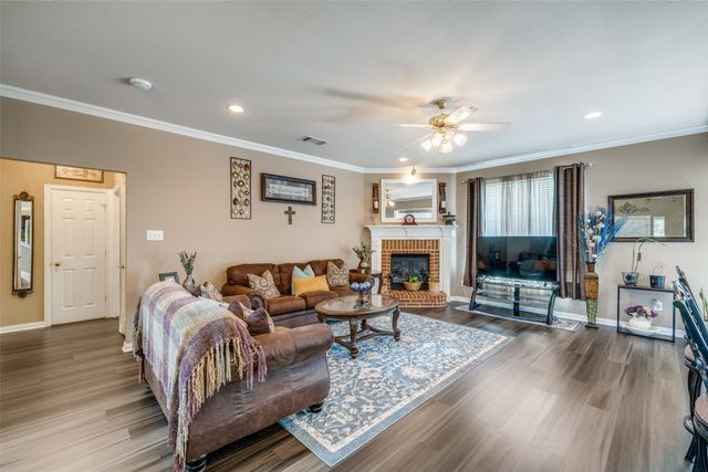 701 Parkhill Drive, Mansfield, TX 76063