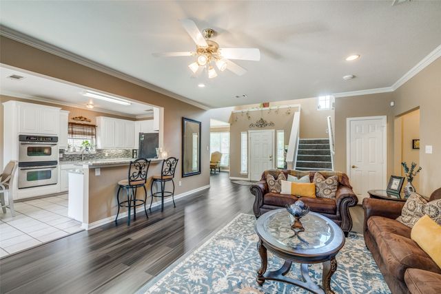701 Parkhill Drive, Mansfield, TX 76063