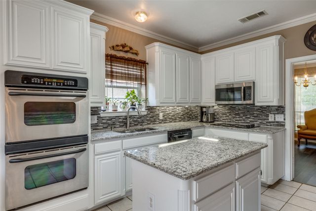 701 Parkhill Drive, Mansfield, TX 76063