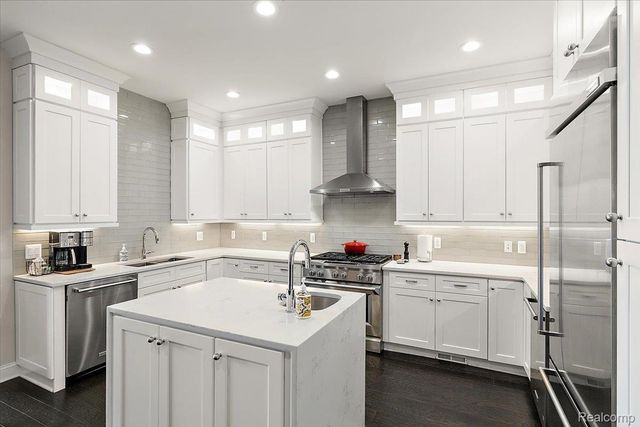 1009 S Washington Avenue S 3, Royal Oak, MI 48067