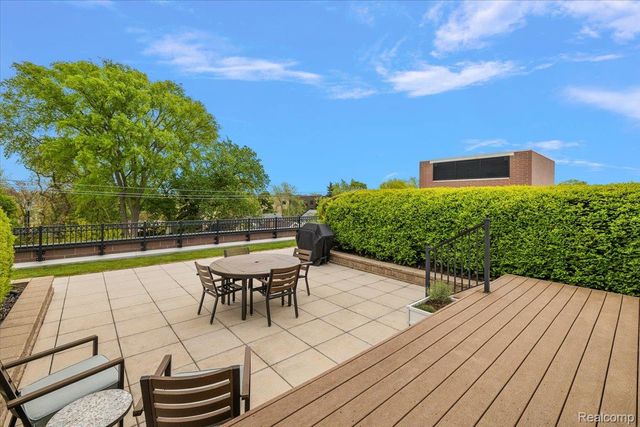 1009 S Washington Avenue S 3, Royal Oak, MI 48067