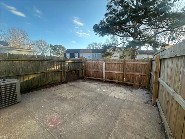 1273 Green Cedar LN, Virginia Beach, VA 23453