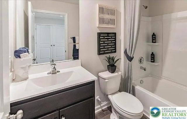 1158 Lova Lane, Allentown, PA 18103