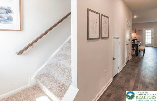 1158 Lova Lane, Allentown, PA 18103