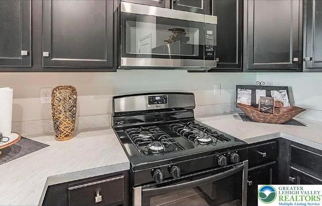 1158 Lova Lane, Allentown, PA 18103