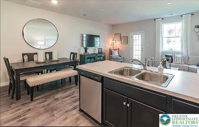 1158 Lova Lane, Allentown, PA 18103