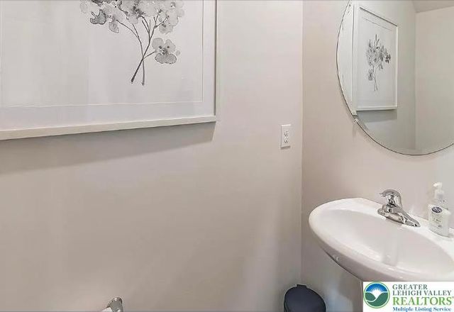 1158 Lova Lane, Allentown, PA 18103