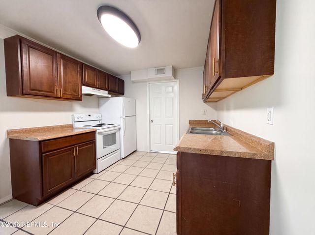 5105 BANSHEE Avenue, Jacksonville, FL 32244