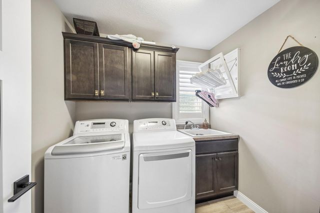 145 Ridgeview Drive, Valparaiso, IN 46385